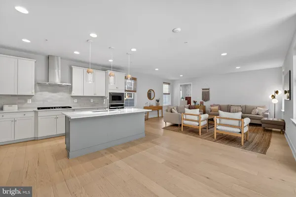 $4,500 | 22129 Clarksburg Road, Clarksburg, MD 20871