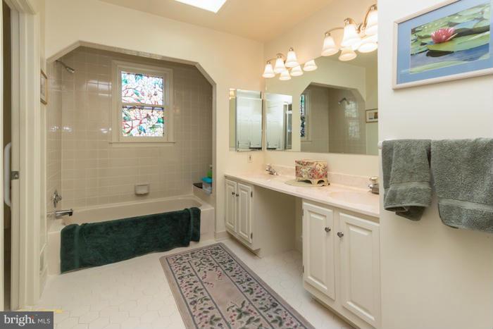 907 Boom Way Annapolis, MD 21401 - Photo 12 of 29 Bath (Master)