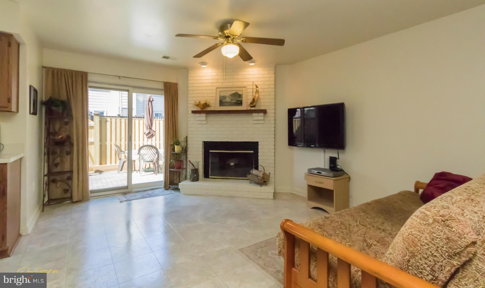 907 Boom Way Annapolis, MD 21401 - Photo 6 of 29 Family Room