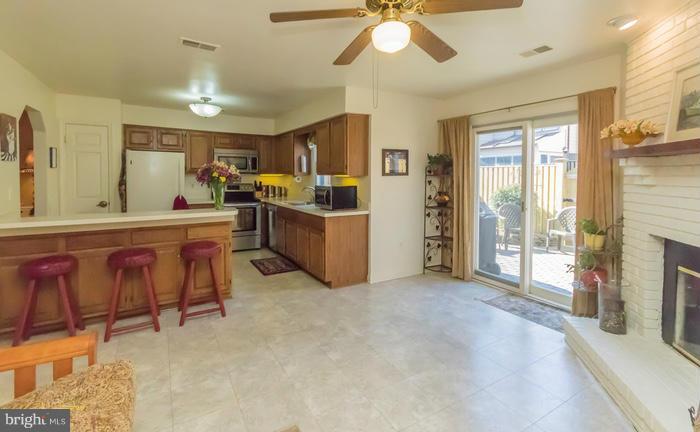 907 Boom Way Annapolis, MD 21401 - Photo 8 of 29 Kitchen