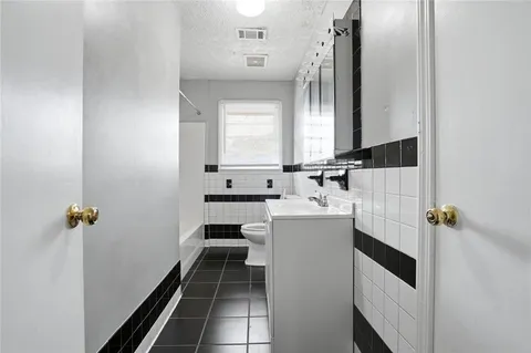 $1,900 | 5205 Five Forks Trickum Road Southwest, Lilburn, GA 30047