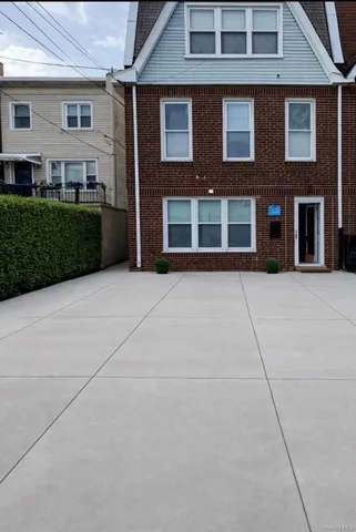 $725,000 | 227 Calhoun Avenue | Throgs Neck