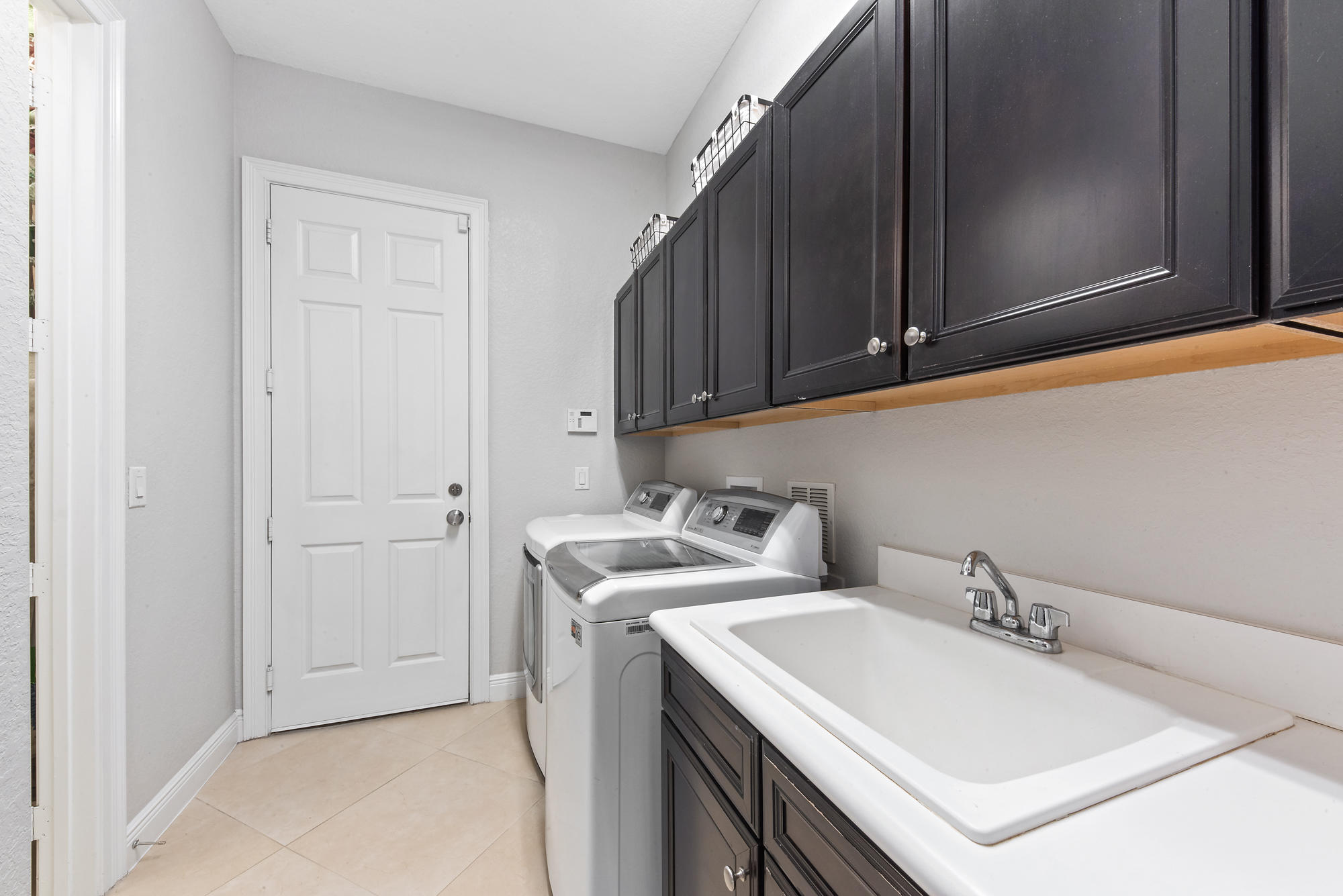 274 Rudder Cay Way Jupiter, FL 33458 - Photo 25 of 38 Laundry Room
