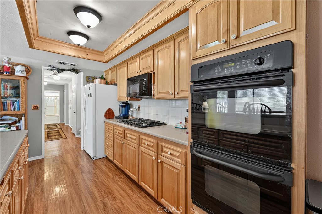 18666 Bert Road Riverside, CA 92508 - Photo 14 of 73 Kitchen