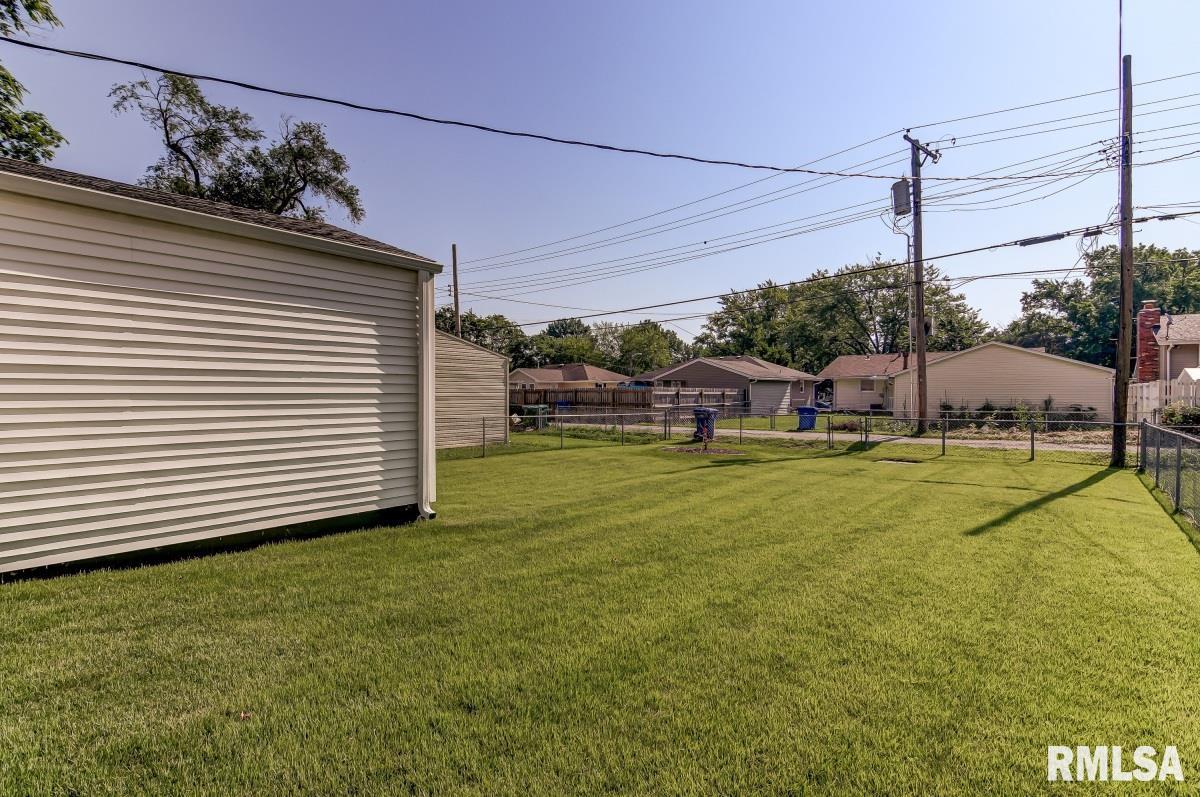 2052 North 22nd Street Springfield, IL 62702 - Photo 14 of 14