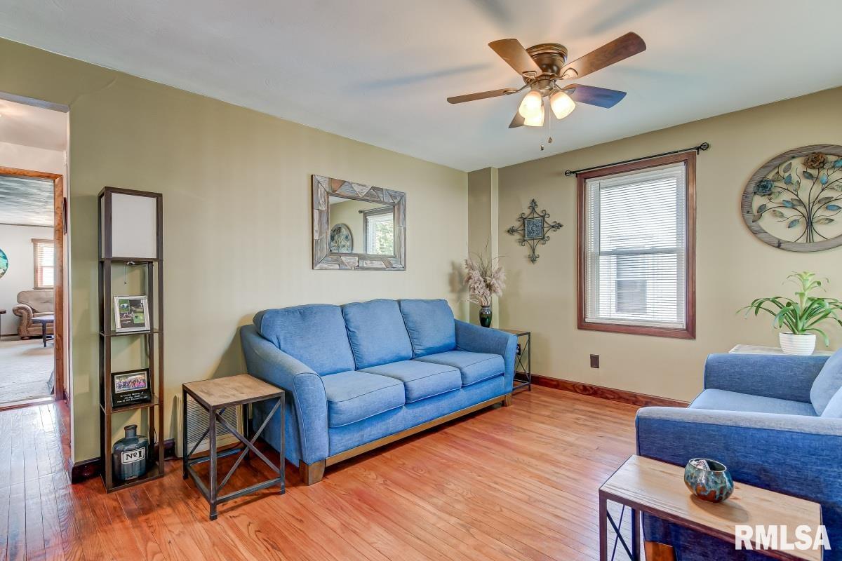 2052 North 22nd Street Springfield, IL 62702 - Photo 3 of 14