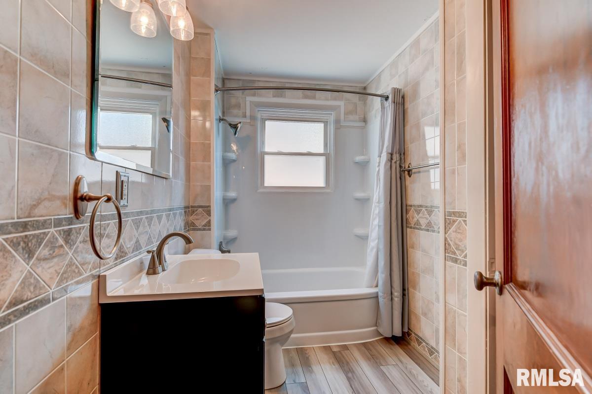 2052 North 22nd Street Springfield, IL 62702 - Photo 9 of 14