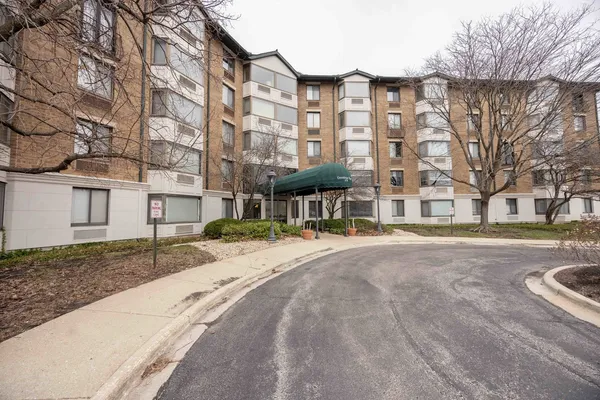 $249,900 | 470 Fawell Boulevard, Unit 508, Glen Ellyn, IL 60137