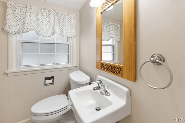 $204,900 | 101 Castle Road, Clay, NY 13212