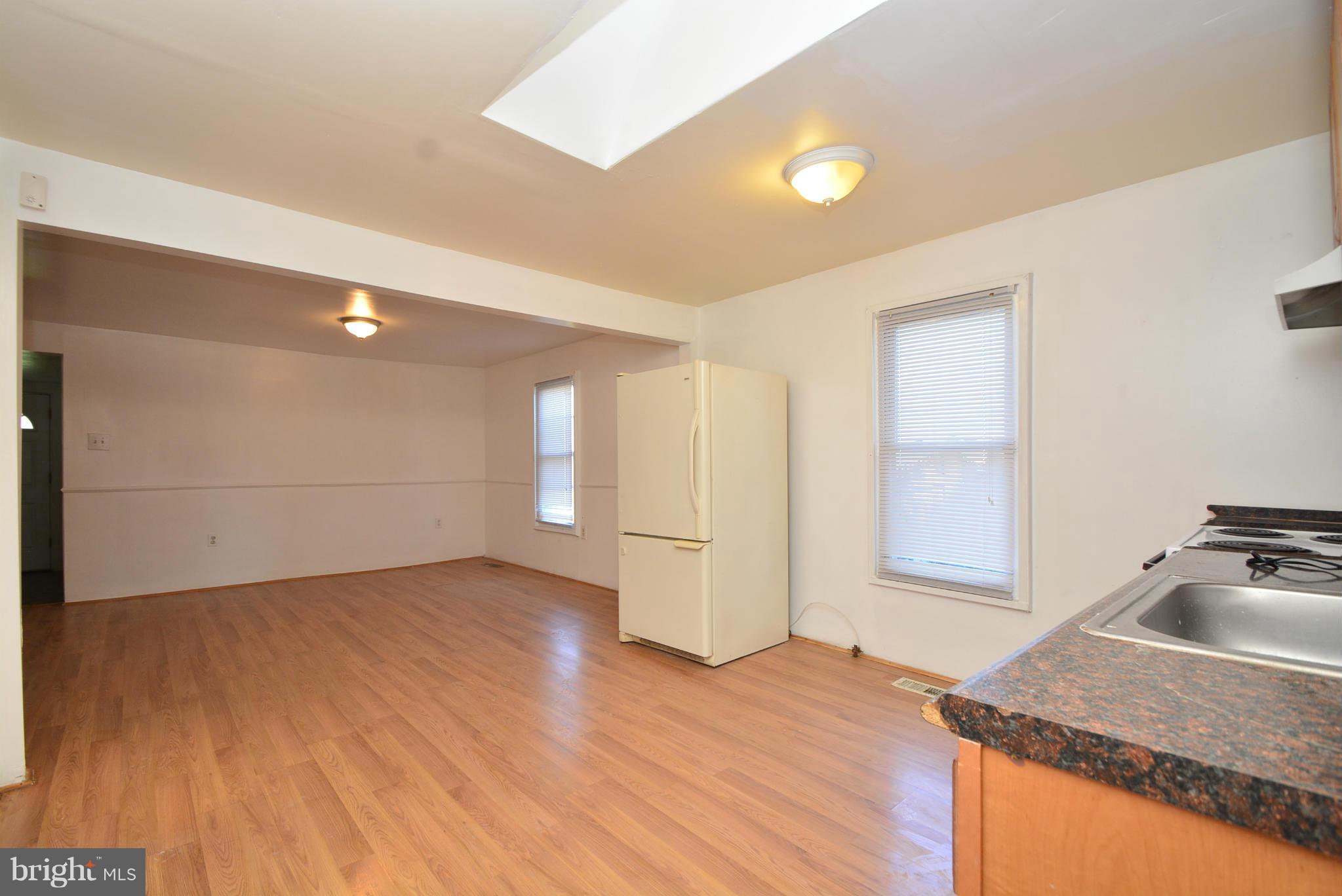 7639 South Bend Road Baltimore, MD 21222 - Photo 14 of 28 Living Room
