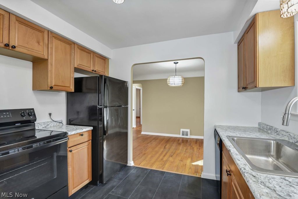 5012 South Barton Road Cleveland, OH 44124 - Photo 16 of 26 Gallery Image 16