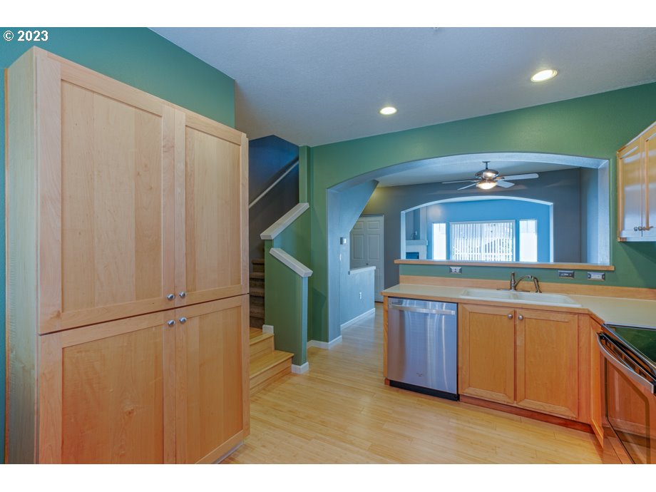 15270 Southwest Sparrow Loop, Unit 104 Beaverton, OR 97007 - Photo 12 of 33 Gallery Image 12