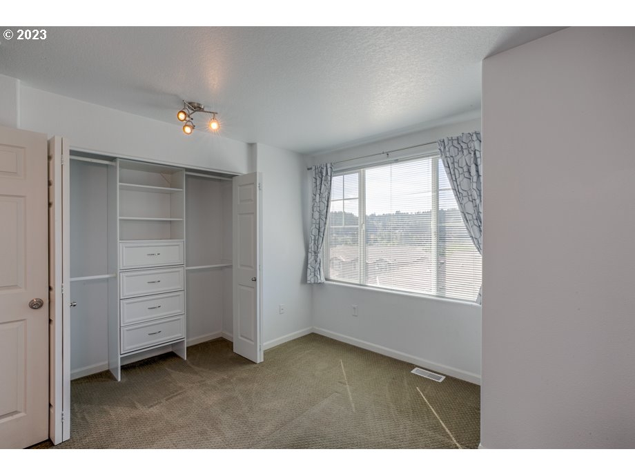 15270 Southwest Sparrow Loop, Unit 104 Beaverton, OR 97007 - Photo 17 of 33 Gallery Image 17