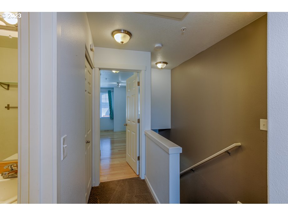 15270 Southwest Sparrow Loop, Unit 104 Beaverton, OR 97007 - Photo 19 of 33 Gallery Image 19