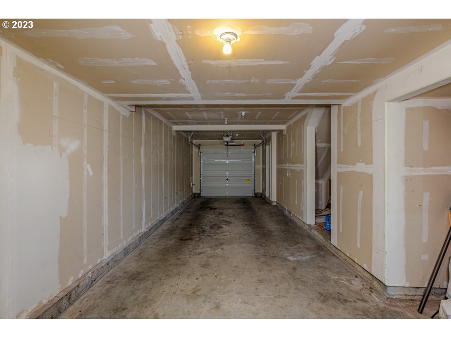 15270 Southwest Sparrow Loop, Unit 104 Beaverton, OR 97007 - Photo 22 of 33 Gallery Image 22