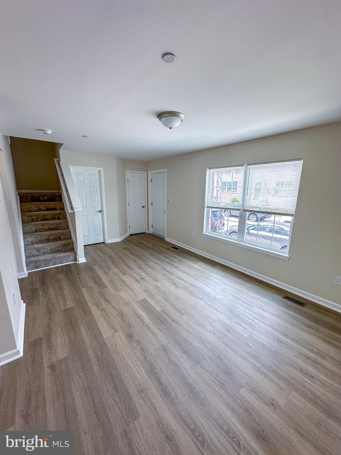 605 Collett Street Baltimore, MD 21217 - Photo 4 of 36