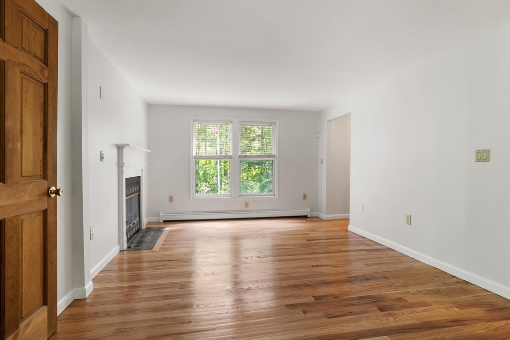 27 Park Street Pepperell, MA 01463 - Photo 14 of 38