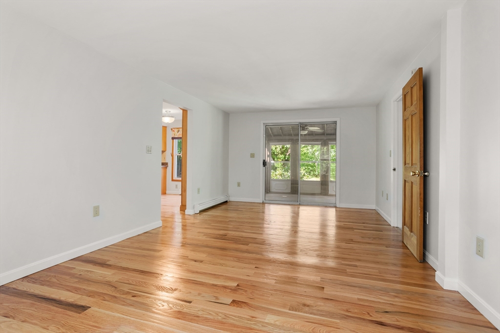 27 Park Street Pepperell, MA 01463 - Photo 16 of 38