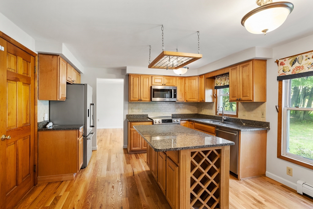 27 Park Street Pepperell, MA 01463 - Photo 17 of 38