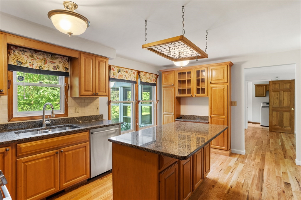 27 Park Street Pepperell, MA 01463 - Photo 20 of 38