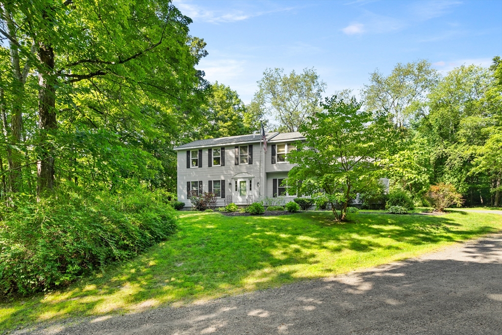 27 Park Street Pepperell, MA 01463 - Photo 4 of 38