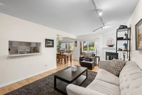 $299,000 | 1376 Longacre Lane, Wheeling, IL 60090