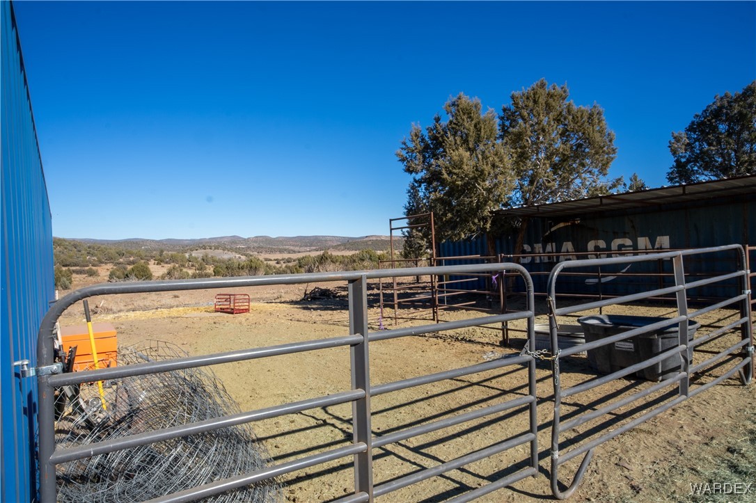 792 Knight Creek Road Kingman, AZ 86401 - Photo 40 of 76 Stable