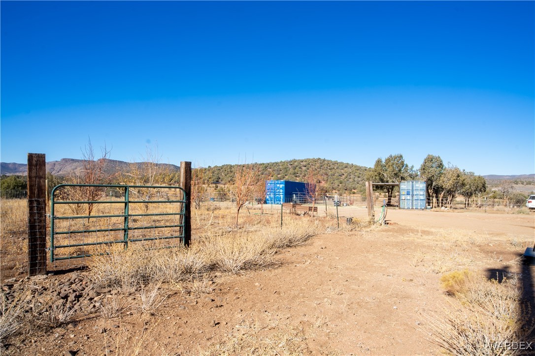 792 Knight Creek Road Kingman, AZ 86401 - Photo 48 of 76 Yard