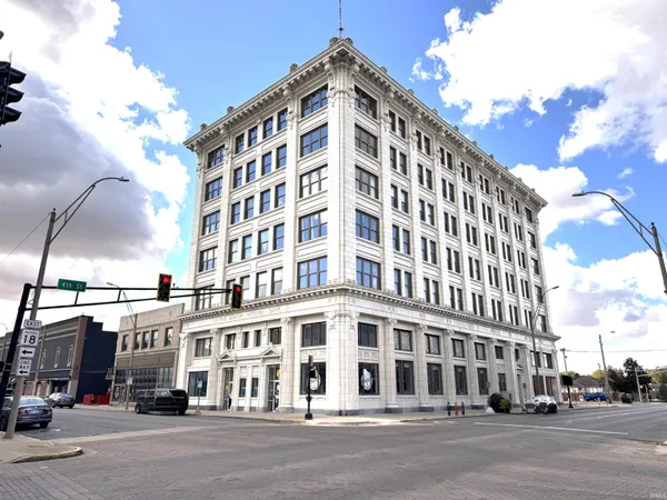$8,000,000 | 402 South Washington Street, Marion, IN 46953