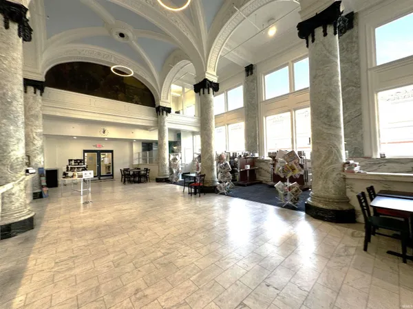 $8,000,000 | 402 South Washington Street, Marion, IN 46953