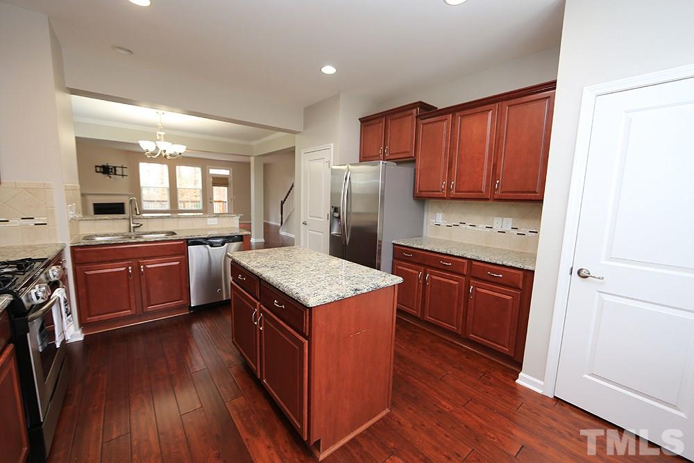 5649 Wade Park Boulevard Raleigh, NC 27607 - Photo 4 of 28