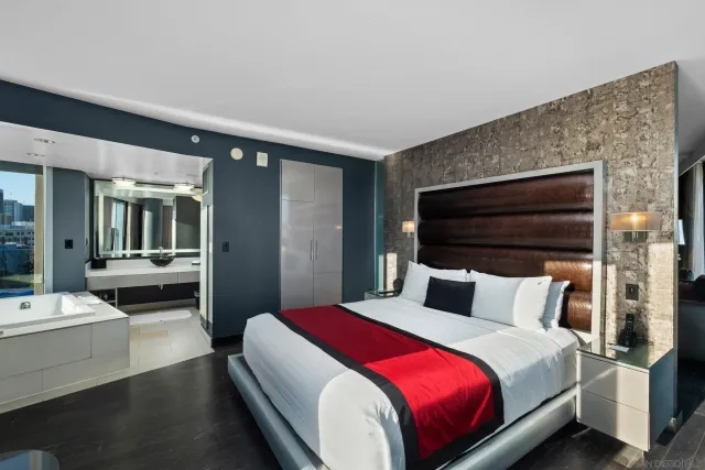 $999,999 | 207 Fifth Avenue, Unit 702, San Diego, CA 92101