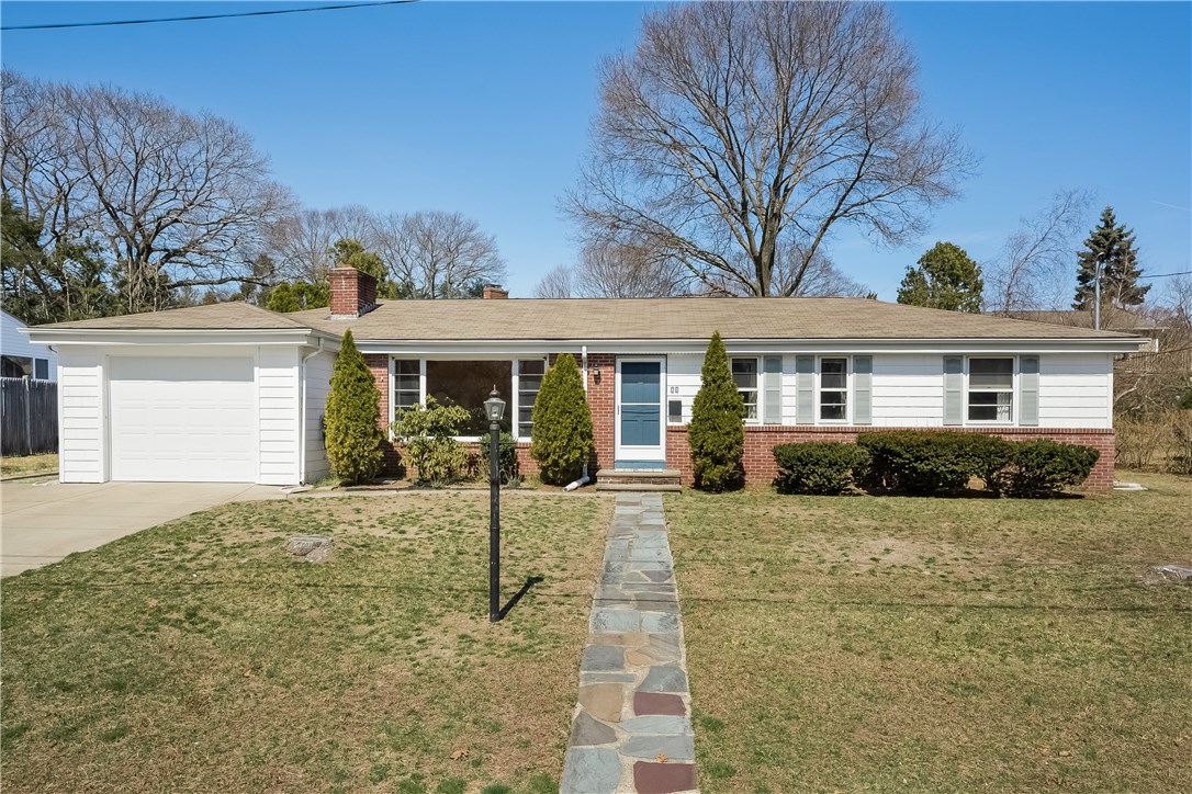 45 Rutherford Avenue Warwick, RI 02886 - Photo 1 of 17 Gallery Image 1