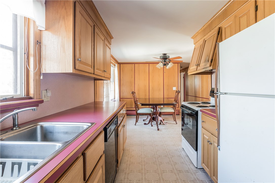 45 Rutherford Avenue Warwick, RI 02886 - Photo 5 of 17 Gallery Image 5