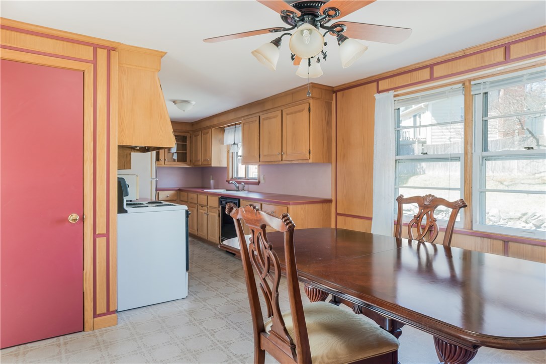 45 Rutherford Avenue Warwick, RI 02886 - Photo 6 of 17 Gallery Image 6