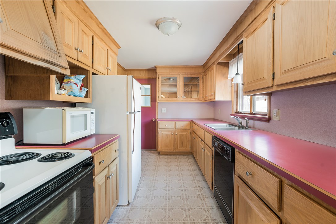 45 Rutherford Avenue Warwick, RI 02886 - Photo 7 of 17 Gallery Image 7