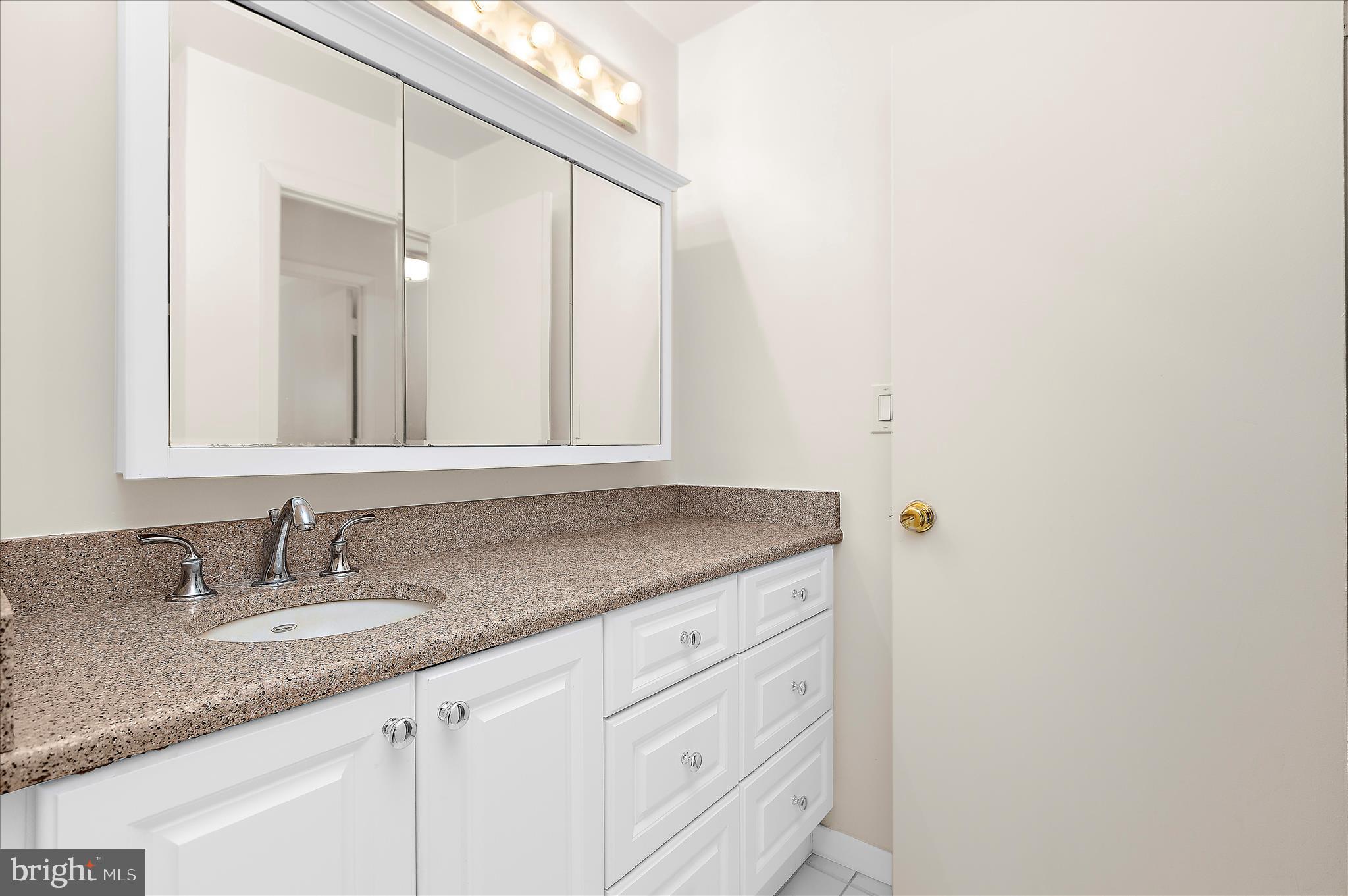 24 Fencepost Court, Unit G Baltimore, MD 21208 - Photo 42 of 54 2nd Level Full Bathroom