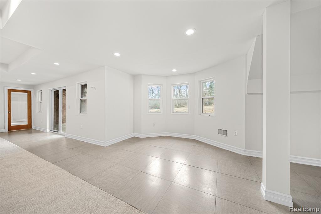 25977 Power Road Farmington, MI 48336 - Photo 24 of 35