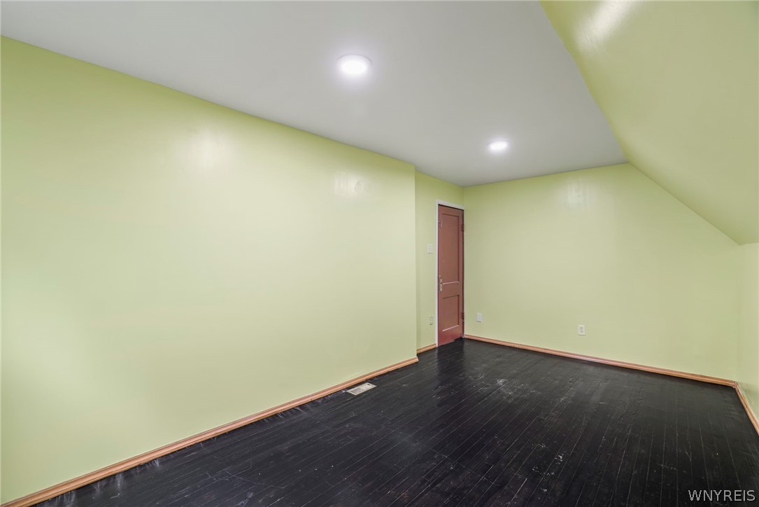 253 Benzinger Street Buffalo, NY 14206 - Photo 27 of 34