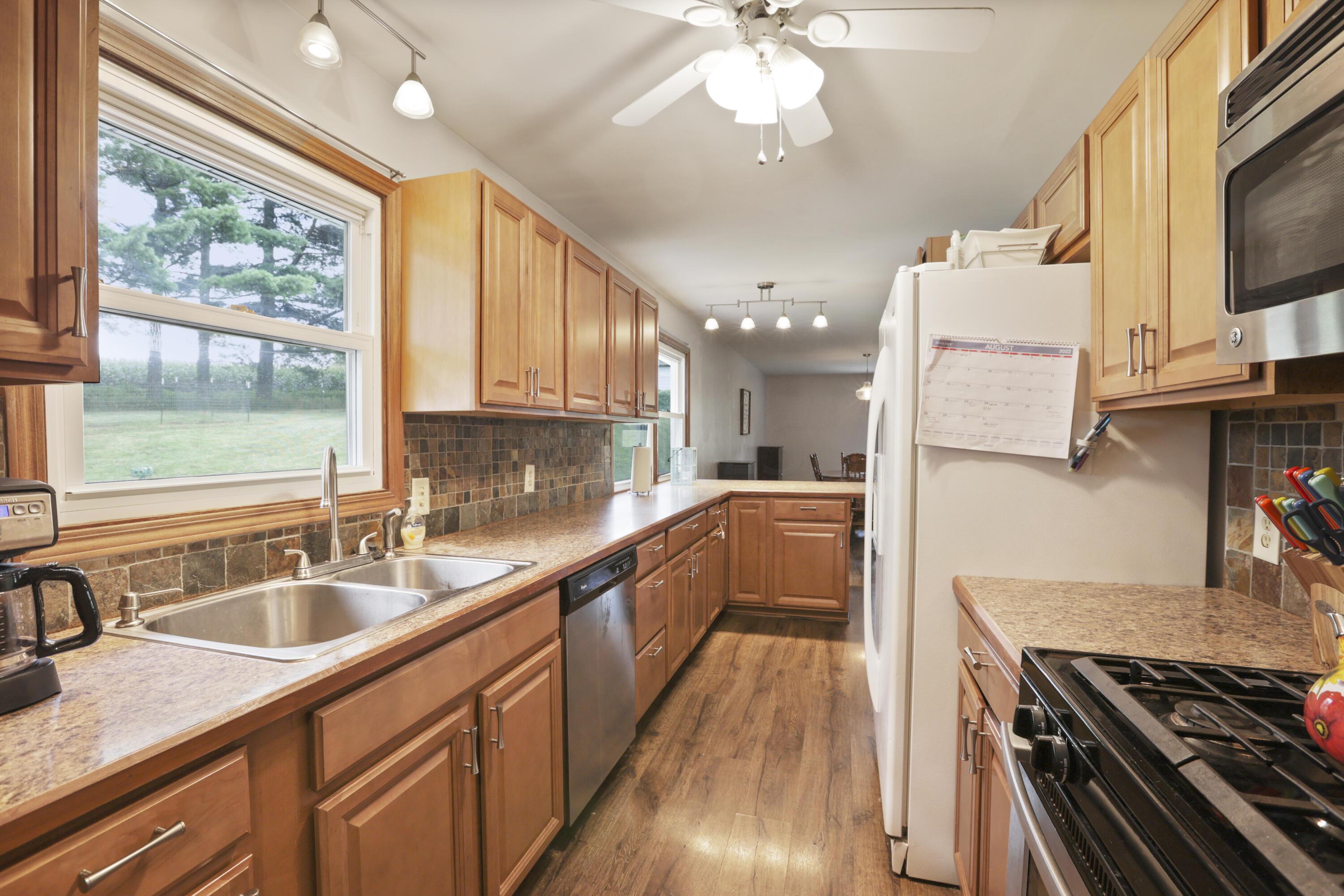2146 Ginder Road Northwest Lancaster, OH 43130 - Photo 10 of 35 5A5CA3E5-8372-4422-89DD-8B7C2277745F
