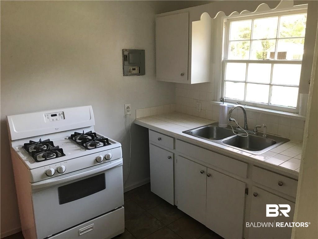 2808 Emogene Street Mobile, AL 36606 - Photo 7 of 19