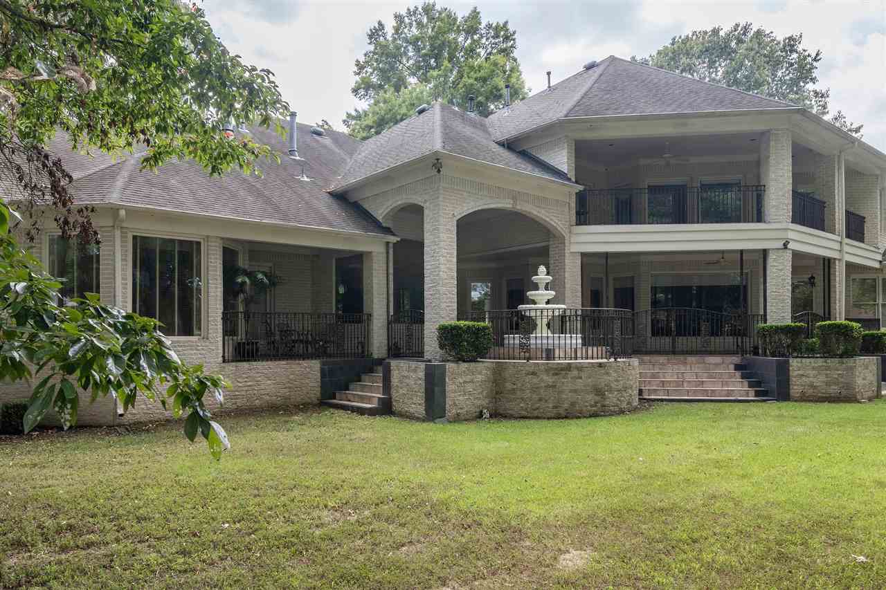 9496 Mayfield Road South Collierville, TN 38017 - Photo 25 of 25 a front view of a house with a garden