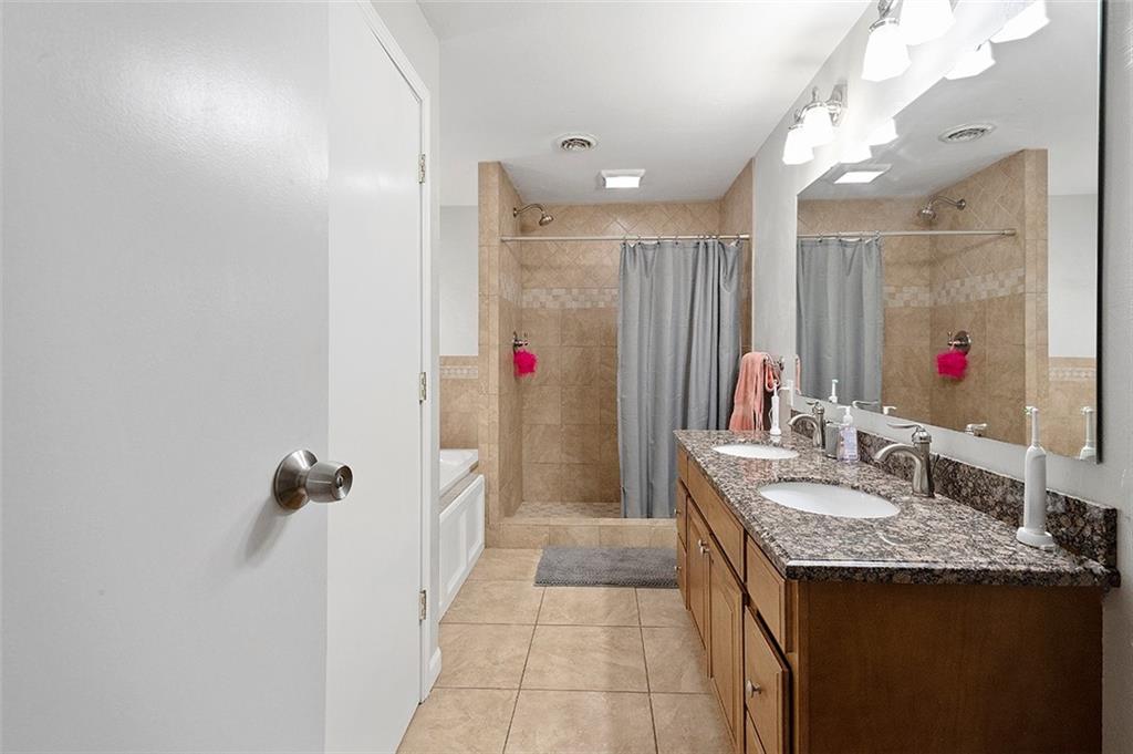 330 Johnston Road Pittsburgh, PA 15241 - Photo 17 of 25 En-suite bathroom!