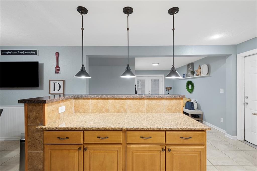 330 Johnston Road Pittsburgh, PA 15241 - Photo 5 of 25 Kitchen island...