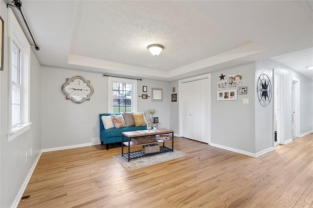 330 Johnston Road Pittsburgh, PA 15241 - Photo 10 of 25 Family room is soo large there is enough space to section part of it off as a sitting area perfect for reading or studying! Look at that gorgeous tray ceiling!!!