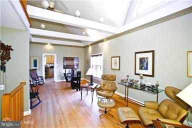 650 Seneca Road Great Falls, VA 22066 - Photo 4 of 12 Living Room