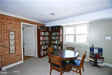650 Seneca Road Great Falls, VA 22066 - Photo 7 of 12 Interior (General)