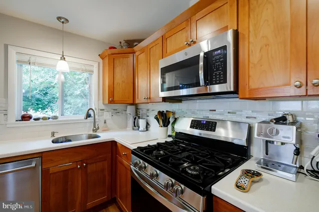 $4,995 | 9420 Holland Avenue, Bethesda, MD 20814