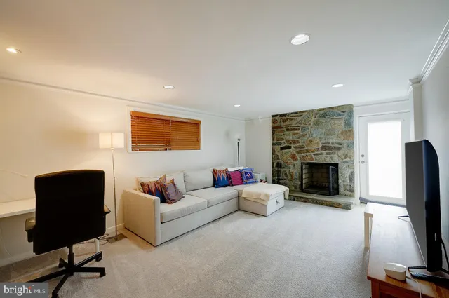 $4,995 | 9420 Holland Avenue, Bethesda, MD 20814