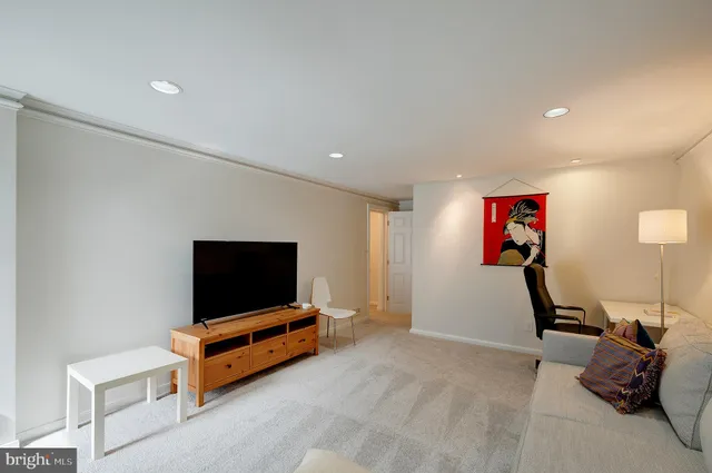 $4,995 | 9420 Holland Avenue, Bethesda, MD 20814